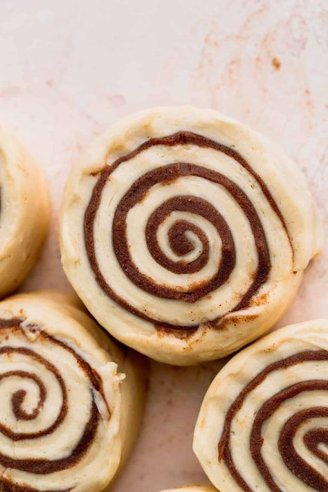 Jumbo Cinnamon Rolls, Giant Cinnamon Rolls, Pastry Photography, Fluffiest Cinnamon Rolls, Cinnamon Filling, Cinnamon Roll Recipe Homemade, Fluffy Cinnamon Rolls, Cinnamon Roll Bake, Gooey Cookies