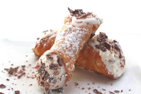 Gluten-Free Cannoli Shells Gluten Free Cannoli, Cannoli Shells, Cannoli Recipe, Gluten Free Pastry, Gluten Free Sides, Italian Recipes Traditional, Gf Desserts, Gluten Free Sweets, Gluten Free Treats