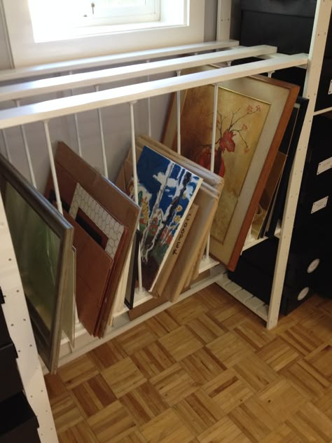 DIY drying rack for art work. Tension curtain rods, boards screwed into shelf and recycled bottle caps to keep the rods from shifting! Box Shelf Diy, Framed Art Storage, Canvas Shelf, Canvas Storage Ideas, Artist Storage, Rangement Art, Art Studio Storage, Art Studio Organization, Art Studio Space