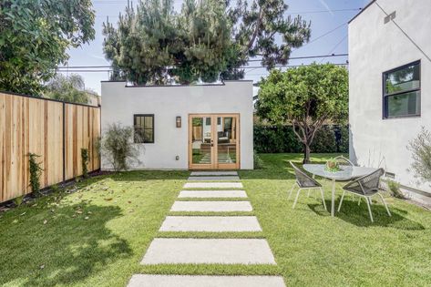 ELEVATED 3Bd/2.5Ba California Minimialist Retreat with ADU By Wylie Alice Design! Yard Drainage, White Washed Oak, White Oak Hardwood Floors, Marble Showers, Oak Hardwood Flooring, Small Deck, Concrete House, Spanish Tile, Small Outdoor Spaces