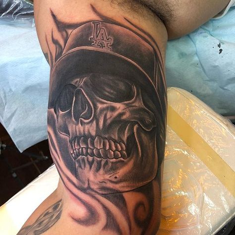 Ball Cap Tattoo, Skull With Hat Tattoo, Cap Tattoo, Backwards Hat, Painless Tattoo, Hat Tattoo, Piercing And Tattoo, Skull Sketch, New York Tattoo