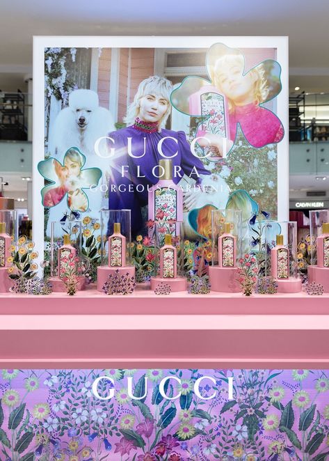 Gucci Flora Gorgeous Gardenia visual Merchandising fragrance display Miley Cyrus Visual Merchandising Cosmetics, Perfume Booth Design, Gucci Flora Aesthetic, Gucci Display, Perfume Booth, Gucci Flora Gorgeous Gardenia, Display Shelf Design, Fragrance Display, Parfum Gucci