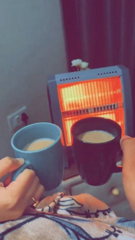 Heater Snapchat Story, Winter Snaps Ideas, Heater Snap, Winter Morning Snap, Winter Snap Ideas, Winter Snap Streaks, Indian Chai Aesthetic, Morning Tea Snap, Tea Snapchat Story