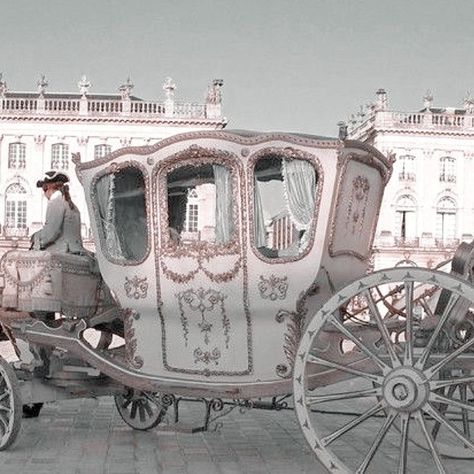 Carriage Aesthetic Royal, Royal Carriage Aesthetic, Cinderella Aesthetic, Wedding Carriage, Royal Core, Princess Carriage, Royal Aesthetic, Horse Carriage, Princess Castle