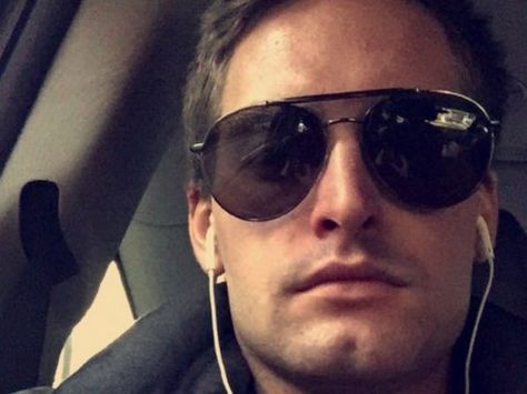 Evan Spiegel Snapchat CEO Business Memo, Evan Spiegel, Steps To Success, Business Insider, Successful People, How To Get Rich, Career Advice, Business News, Latest Video