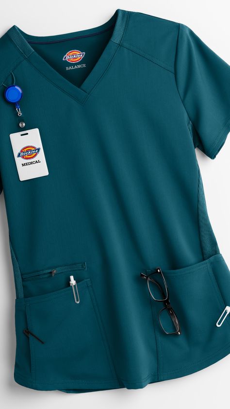 Doctors Clothes, Green Scrubs Aesthetic, Scrub Suit Design, Medcouture Scrubs, Scrubs Uniform Cute, Scrub Designs Medical, Medical Scrubs Men, Koi Scrubs Uniform, Long Sleeve Scrubs Uniform