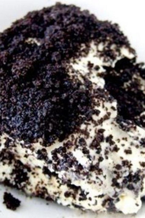 Oreo Dirt Pudding Dirt Pudding Recipes, Oreo Dirt Pudding, Oreo Dirt Cake, Dirt Cake Recipes, Dirt Pudding, Oreo Dirt, Weight Watcher Desserts, Oreo Desserts, Easy Puddings