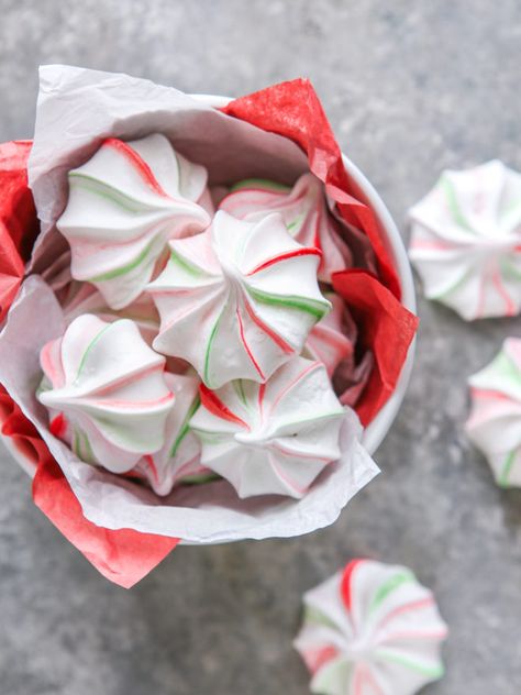 Peppermint Meringues, Completely Delicious, Easy Holiday Treats, Meringue Cookies, Green Food Coloring, Fun Treats, Simple Holidays, Christmas Goodies, Holiday Baking