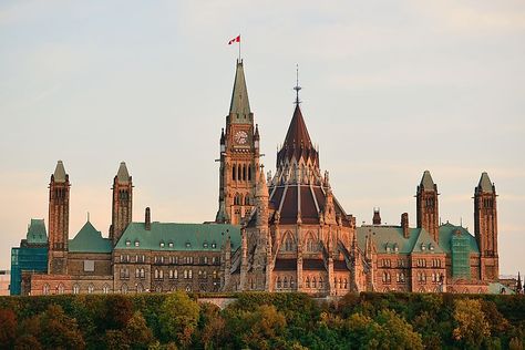 Ottawa Parliament, Ottawa River, Study In Canada, Canada Eh, Ottawa Canada, Ottawa Ontario, Beautiful Castles, City Travel, Canada Travel