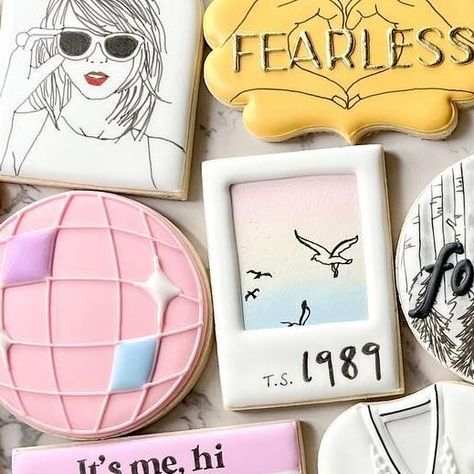 LeAnn Offner on Instagram: "ᴛ.ꜱ. 𝟏𝟗𝟖𝟗 🦋

>> A Taylor Swift eras set with some fun extras added in! 🖤🦋⭐️💗🐈‍⬛

.
.
.
. 
.
.
#decoratedcookies #decoratedsugarcookies #royalicingcookies #royalicing #edibleart #cookies #cookiesofinstagram #cookieart #cookieartist #sugarcookies #sugarcookiesoﬁnstagram #customcookies #cookielover #dfw #texas #taylorswift #swiftie #taylorswiftcookies #swifties #folklore #reputation #theerastour #karma #itsmehiimtheproblemitsme #1989" Taylor Swift Cake, Farm Cookies, Taylor Swift Party, Taylor Swift Birthday, 9th Birthday Parties, Taylor Swift Cute, Taylor Swift Eras, Fancy Cookies, Creative Cookies