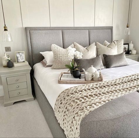 Bedding With Grey Headboard, Grey And Cream Bedroom Ideas, Gray And Cream Bedroom, Grey Upholstered Bed Decor, Gray Bed Frame Bedroom Ideas, Cream And Grey Bedroom, Bedroom Inspiration Grey, Grey Headboard Bedroom, Gray Upholstered Bed