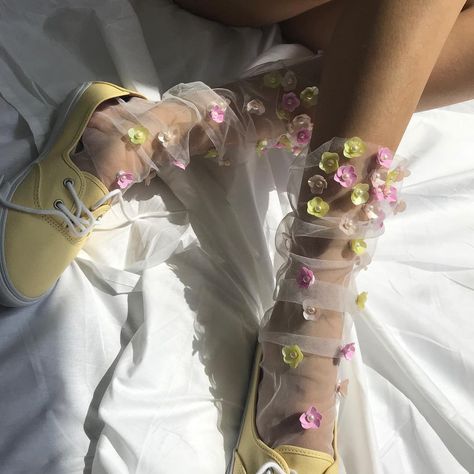 Tulle Socks, Flower Tulle, Sand Shoes, Woolen Socks, Vintage Socks, Wedding Vintage, Socks And Heels, Socks And Sandals, Hey Girl