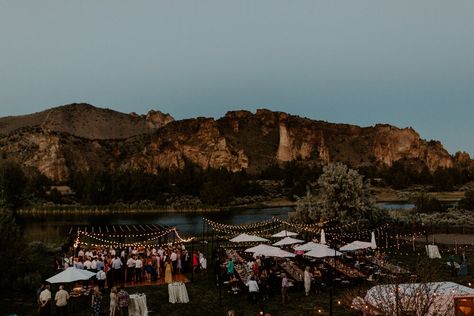 Oregon Landscape, Wedding Venues Oregon, Surfing Pictures, Crater Lake National Park, Pacific Crest Trail, Columbia River Gorge, River Falls, Central Oregon, Mobile Bar