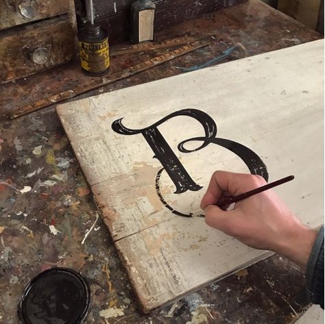 The Lost Art ~ Master Sign Painter TJ Guzzardi Diy Vintage Sign, Hand Lettered Signs, Sign Painting Ideas, Vintage Signs Decor, Vintage Signs Diy, Vintage Inspired Signs, Painting Signs, Sign Lettering, Sign Painting Lettering