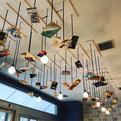 Bookstore Cafe Decorating Ideas Mcnally Jackson, Dream Home Library, Bookstore Design, Library Cafe, Study Cafe, Bookstore Cafe, Cozy Coffee Shop, Modern Cafe, Book Cafe