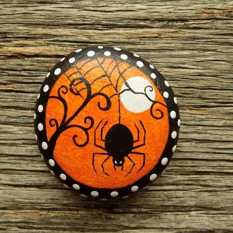 Halloween Spider Painted Rock by Debbie Hay Halloween Pottery, Etsy Halloween, Garden Rock Art, Painted Rock Animals, Halloween Rocks, Painted Rocks Craft, Painted Rocks Diy, Rock Painting Patterns, Halloween Painting