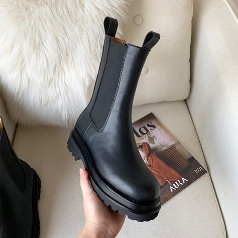 Black Velvet Shoes, Styling Chelsea Boots, Military Style Boots, Velvet Shoes, Black Chelsea Boots, Jeans For Short Women, Unique Shoes, Black Platform, Boots Fall