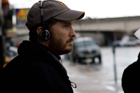 Darren Aronofsky on the set of "Black Swan". Batman Year One, Movie Collage, Requiem For A Dream, Darren Aronofsky, Fritz Lang, Javier Bardem, Independent Filmmaking, Movie Directors, Film Institute