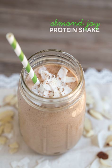 A simple breakfast recipe: Almond Joy Protein Shake. Great meal replacement at 460 calories! This will keep you full until lunch! Coconut Milk Protein Shake, Dairy Free Protein Shake, Pancakes Protein, Protein Smoothie Bowl, Banana Protein Smoothie, Vegan Protein Shake, Dairy Free Protein, Protein Smoothies, Protein Shake Smoothie