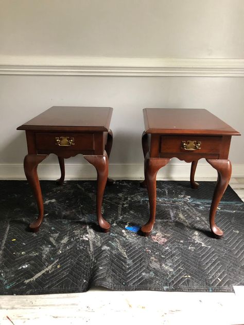 Dixie Bell Silk Painted Furniture, Blue Painted End Tables, End Table Redo Ideas, Wood End Table Makeover, End Table Diy Makeover, End Table Furniture Flip, Refinished End Tables Ideas, Side Table Makeover Ideas, Old End Table Makeover