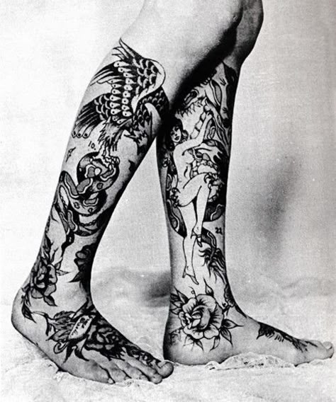 1950s tattoos (lady legs) 1950s Tattoos, 1950 Tattoo, Mural School, Historical Tattoos, Tramp Stamps, Sailor Jerry Tattoo Flash, Tattoo Pierna, Tattooed People, Full Chest Tattoos