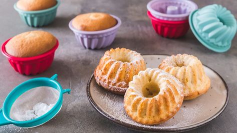 The 7 best mini bundt pans – MyStateline.com Silicone Molds Recipes, Bundt Cake Pans, Silicone Muffin Cups, Mini Bundt, Tiny Cakes, Mini Bundt Cakes, Bundt Cake Pan, Cupcake In A Cup, Diy Cake Decorating