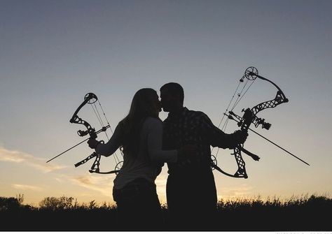 Couple Hunting Pictures, Archery Couple, Hunting Engagement Pictures, Hunting Engagement Photos, Archery Wedding, Hunting Photoshoot, Couple Hunting, Hunting Wedding Theme, Hunting Couple