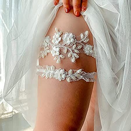 Bridal Shower Gift Ideas, White Lace Garter, Perfect Bridal Shower Gift, Bride Garter, Lace Garter Set, Garter Wedding, Bride Attire, Shower Gift Ideas, Wedding Party Accessories