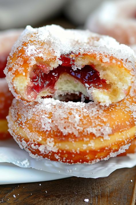 Old Fashioned Jelly Donuts Old Fashioned Glazed Donut Recipe, Jelly Donut, Jelly Donuts Recipe, Old Fashioned Donut, Cake Donuts Recipe, Jelly Doughnuts, Family Breakfast, Fried Dough, Homemade Donuts