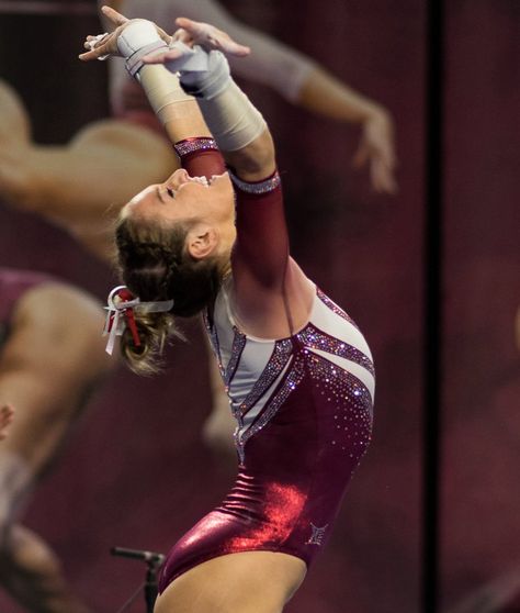 Oklahoma University’s Women Gymnastics Gymnastics Wallpaper, College Gymnastics, Oklahoma University, Gymnastics Costumes, Gymnastics Gym, Gymnastics Skills, Amazing Gymnastics, Gymnastics Photos, Usa Gymnastics