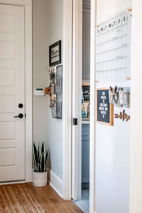 Kitchen Control Center Wall, Command Center Modern, Modern Command Center, Entryway Command Center, Simple Command Center, Modern Cork Board, Organisation Board, Family Command Center Wall, Command Center Ideas