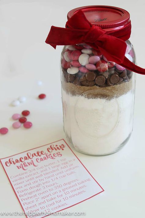 Valentine Cookie Mix in a Jar Cookie Mix In A Jar, Mason Jar Cookies Mix, Valentine Mason Jar, Mix In A Jar, Homemade Valentine, Recipe Cards Printable Free, Mason Jar Cookies, Valentine Cookie, Dessert In A Jar