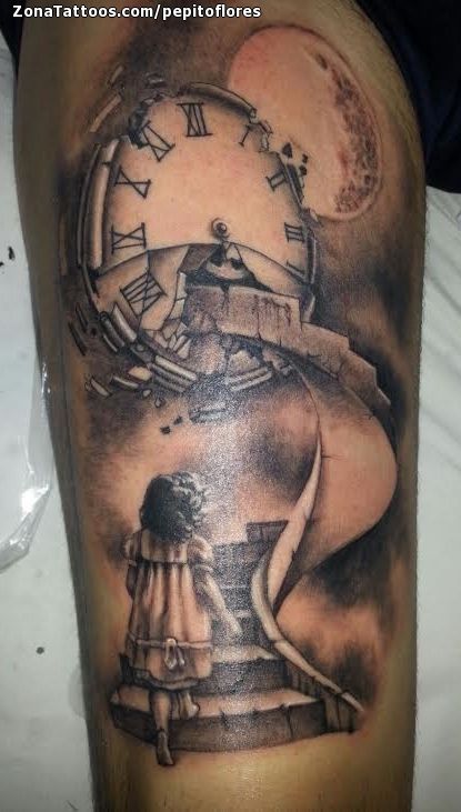 Tatuaje hecho por José Flores Rodriguez (http://www.zonatattoos.com/pepitoflores) de S.C de Tenerife (España). #Tatuajes #Tattoos #Ink Clock Tattoo Ideas, Time Clock Tattoo, Religious Tattoo Sleeves, Time Piece Tattoo, Tattoos For Dad Memorial, Men's Tattoo, Pocket Watch Tattoos, Places For Tattoos, Heaven Tattoos