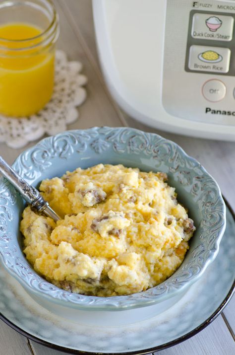 Grits Casserole Breakfast, Grits Breakfast Casserole, Sausage And Grits, Sausage Grits, Easy Breakfast Casserole Sausage, Healthy Breakfast Baking, Grits Breakfast, Aroma Rice Cooker, Sausage Casserole Recipes