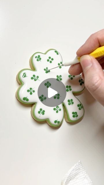 Heart Effect, Shamrock Cookies, St Patrick's Day Cookies, Clover Leaves, Perfect Sugar Cookies, Sugar Cookie Royal Icing, White Icing, Cookies Decorated, March 7