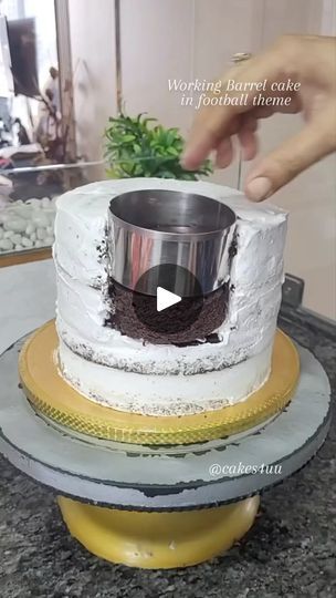 Latest Cake Trends, Water Cakes, Cupcake Decor, Cake Decorating Piping, Cake Trends, Days Like This, Cake Baking, Just Smile, Cake Decor