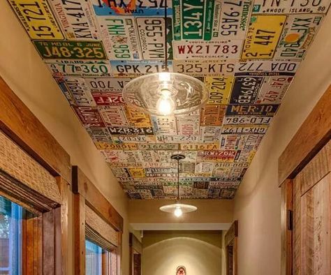 License plate ceiling License Plate Crafts, License Plate Art, Basement Ceiling, Casa Vintage, Man Cave Garage, Plate Art, Design Industrial, Cool Ideas, The Ceiling