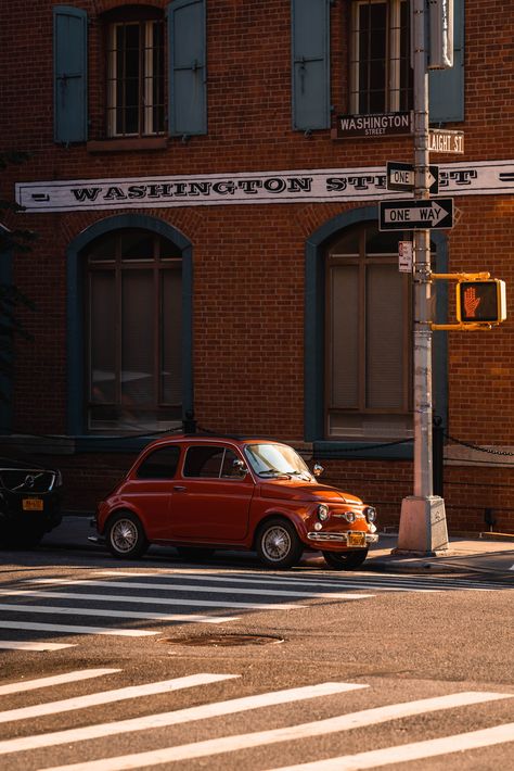 Street Photography Architecture, Street Photography Inspiration, New York 35mm, Street Photo Aesthetic, Old Street Photography, City Vibes Aesthetic, Vintage Street Photography, Street View Photography, Street Photography Aesthetic