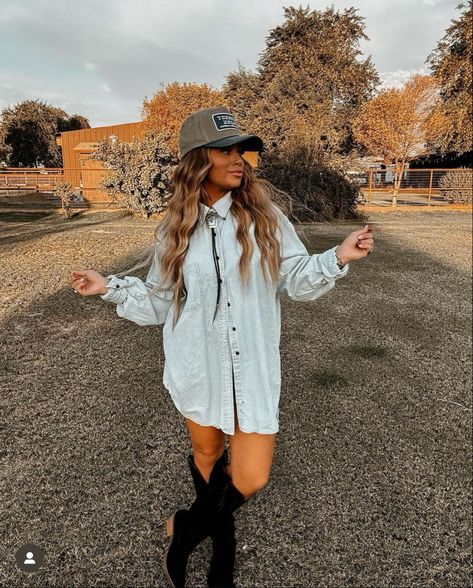 Laid Back Western Outfits, Cute Camo Outfits, Nfr Fashion, Camo Outfits, Western Outfits, Camo, Outfit Inspo, Clothes