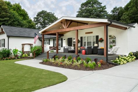 Lawrenceville Front Porch & Addition — Renee Jones Interiors Addition On Ranch House, Front Porch On Ranch Style House, Front Porch Addition On Ranch House, Basement Addition, Bay Window Exterior, Front Porch Addition, Deck Railing Ideas, Ranch House Remodel, Porch Addition