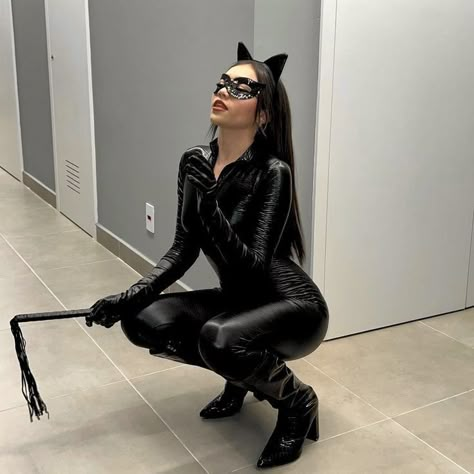 Cat Women Halloween Costumes, Lauanda Rios, Catwoman Halloween Costume, Connor Cobalt, Rose Calloway, Halloweenský Makeup, Calloway Sisters, Classy Halloween Costumes, Hear Me Roar