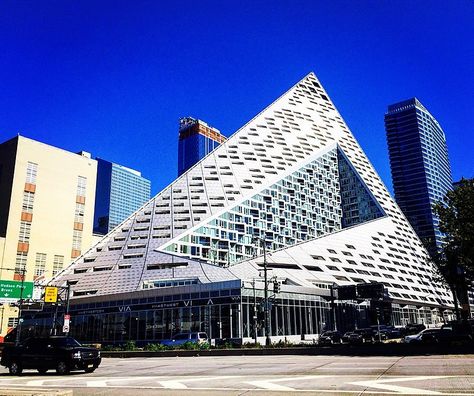 Gallery of 10 Contemporary Buildings Inspired by the Egyptian Pyramid Typology - 10 Pyramid Architecture, 8 House, Big Architects, Pyramid Building, Free Boat Plans, Danish Architecture, New York Buildings, Contemporary Building, Bjarke Ingels