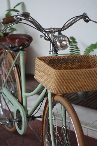 Vw Minibus, Bici Retro, Bike Restoration, Green Bicycle, Velo Vintage, Retro Bike, Pretty Bike, Bike Basket, Cool Bike Accessories