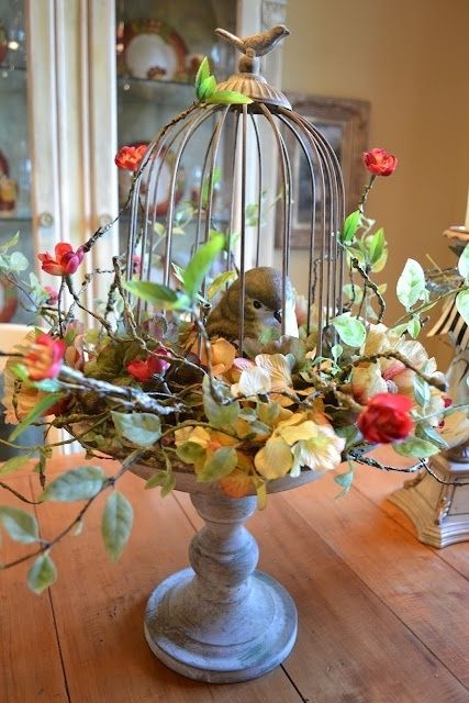 Birdcage Table Centerpiece Bird Cage Centerpiece, Spring Centerpiece, Bird Cage Decor, Crafts Easter, Decorations Table, Spring Easter Decor, Bird Cages, Deco Floral, Bird Decor