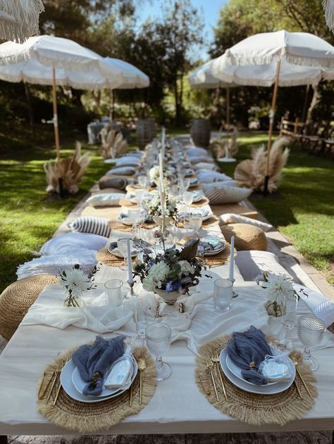 Hamptons Party Theme, Hamptons Summer Party, Hamptons Birthday, Elevated Picnic, Hampton Summer, Kat Singleton, Hamptons Pool, Hens Ideas, Summer In The Hamptons