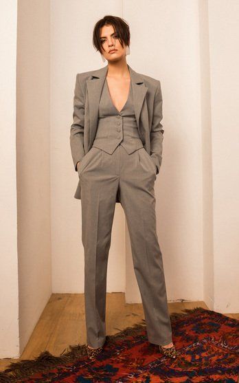 Prom Suits Women Aesthetic, Suit Vest Outfits, Halter Vest, Crepe Blazer, Woman Suit Fashion, Looks Street Style, Prom Outfits, Mode Inspo, The Grey