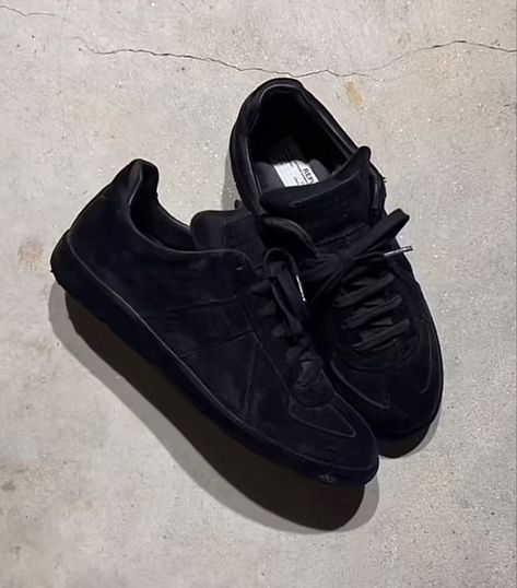 Margiela Replica, Guys Clothing Styles, Altering Clothes, Thrift Fashion, Swag Shoes, Future Fashion, Vintage Streetwear, Designer Sneakers, Formal Shoes