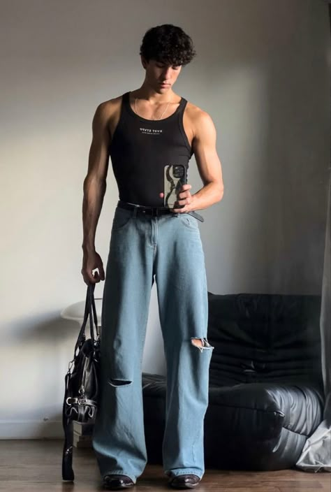 Mode Queer, Baggy Jeans Outfits, Baggy Jeans Outfit, Genderless Fashion, Men's Streetwear, Gender Fluid, Fashion Vibes, Streetwear Pants, Queer Fashion