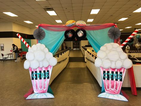 Middle School Dance Themes, Sock Hop Decorations, Hoco Decor, 50s Wedding Theme, School Dance Decorations, Sock Hop Dance, Photo Booth Backdrop Ideas, 50s Dance, Grease Theme