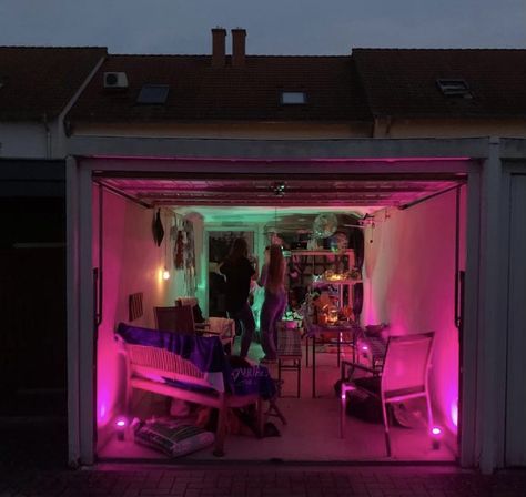 Garage Dance Party, Garage Party Room, Aestethic Home, Party Garage, Garage Party, Home Garage, Pink Parties, Dance Party, Neon Lighting